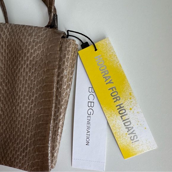Bcbgeneration Snakeskin Cross-body bag - Picture 3 of 8